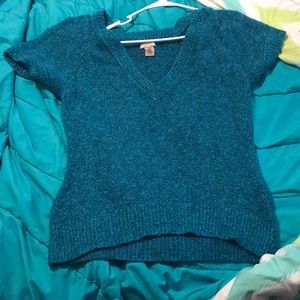 Short sleeve sweater